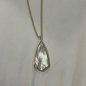 Kendra Scott pendant necklace